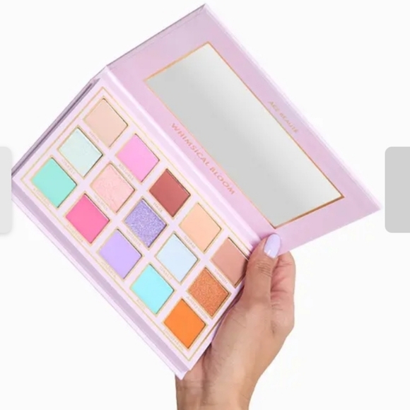 Ace Beaute Whimsical Bloom 15 Color Eyeshadow Palette BNIB - Picture 3 of 8